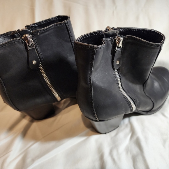 Womens boots - Picture 4 of 5